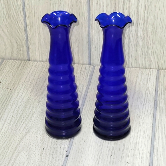 Vintage Hand Blown Cobalt Blue Bud Vases Ribbed Ruffled Edge Wavy Lot of 2 - Picture 1 of 6